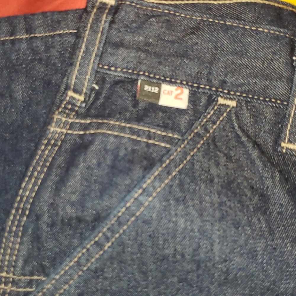 Carhartt FRC flam resistant jeans. - Picture 4 of 6